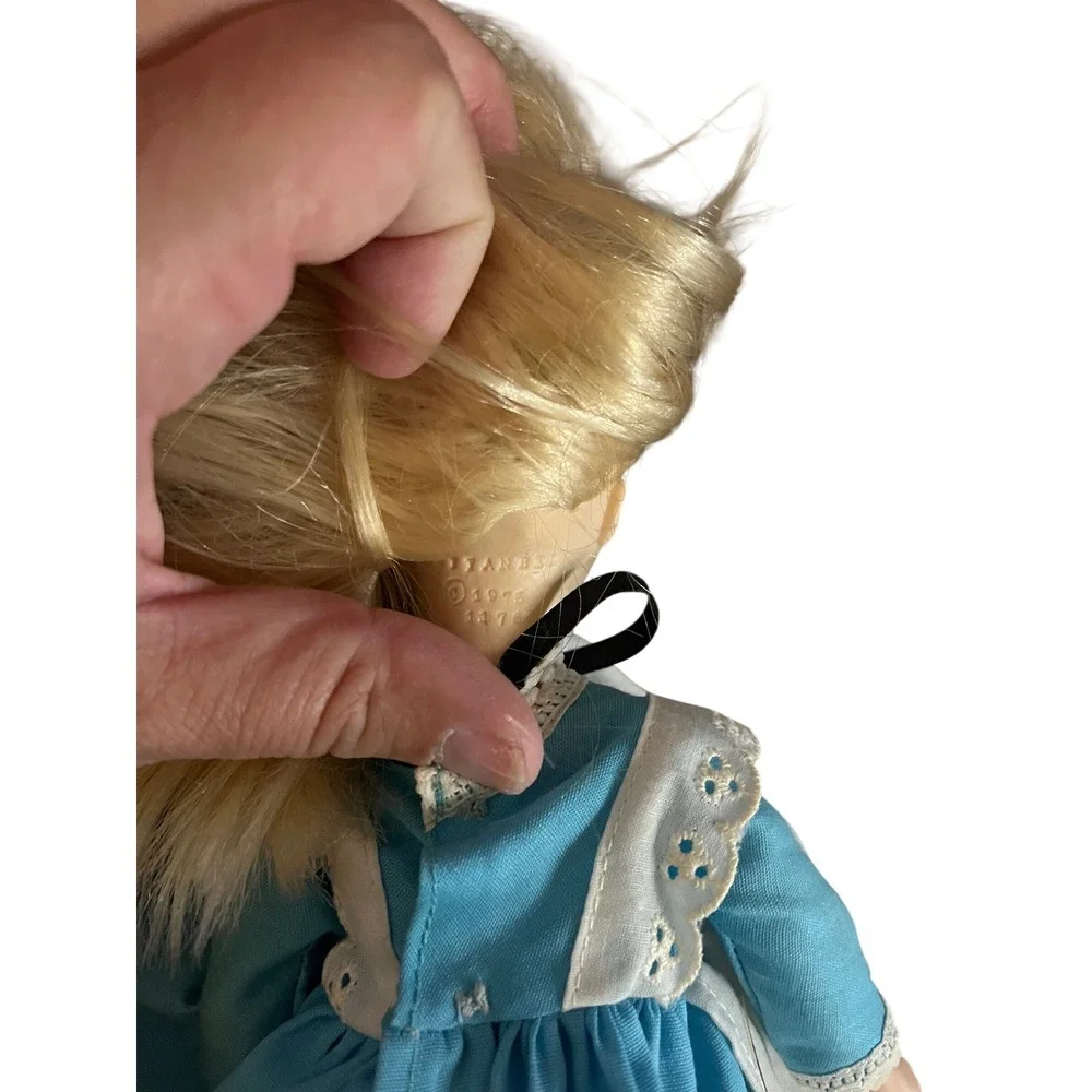Vintage 1976 Stanbee Alice in Wonderland Doll Blue Dress‎ White Apron 11 inch